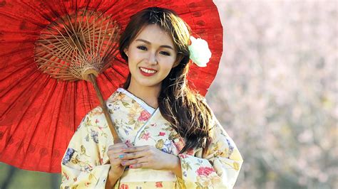 Busty Japanese Lady Breast Check. . Cogiendo a una japonesa